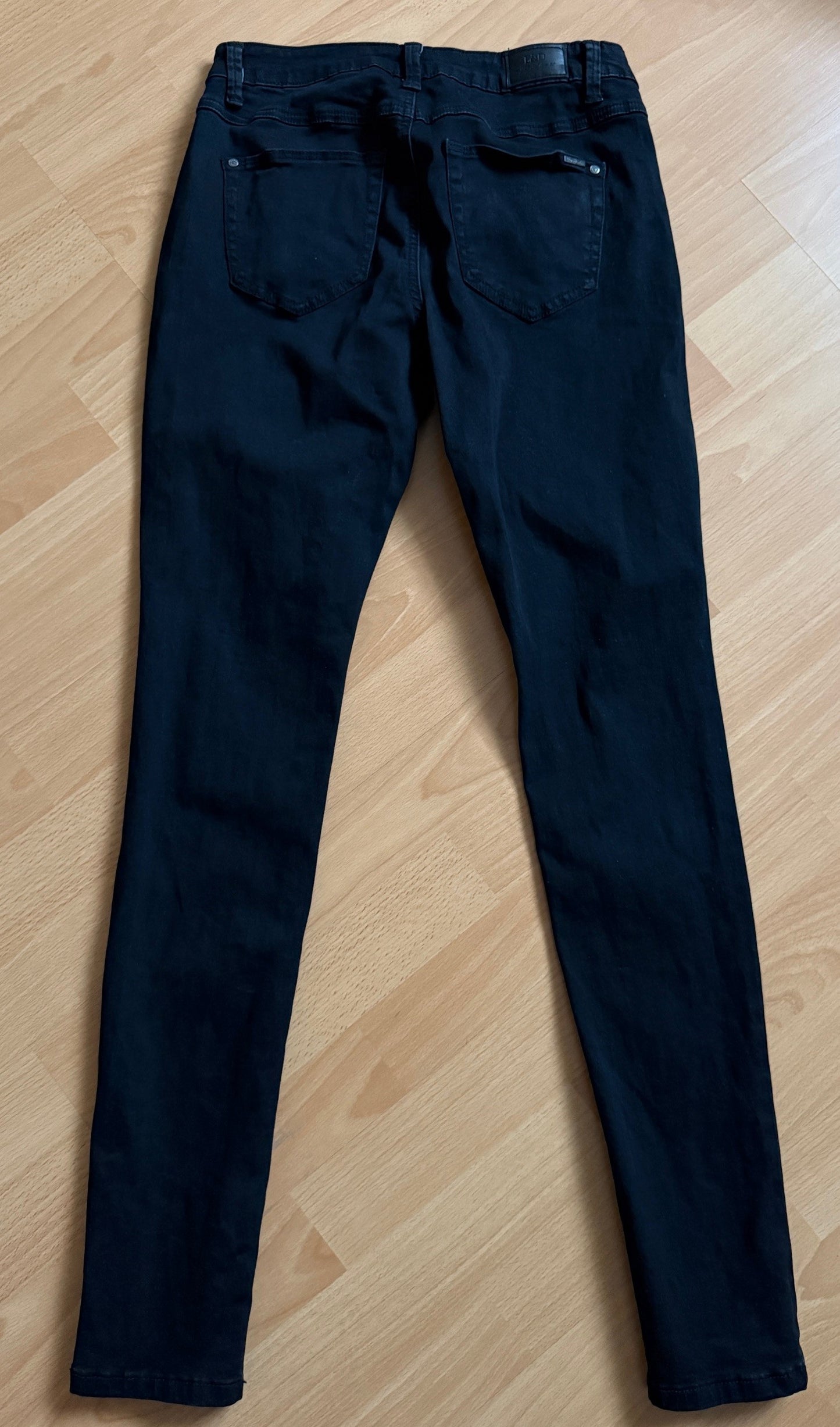 aus zweiter hand- für Neu und Gebrauchtwaren